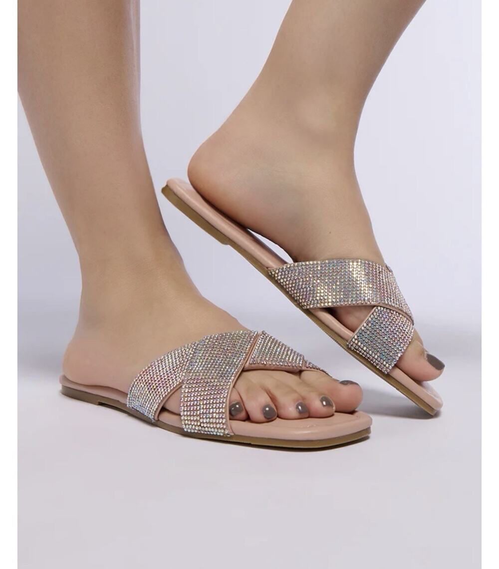 AZALEA WANG Golden Seal Pink Flat Sandals Women’s Size 10 NIB Rhinestone